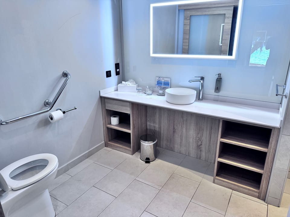 Bungalow, Beachfront | Accessible bathroom