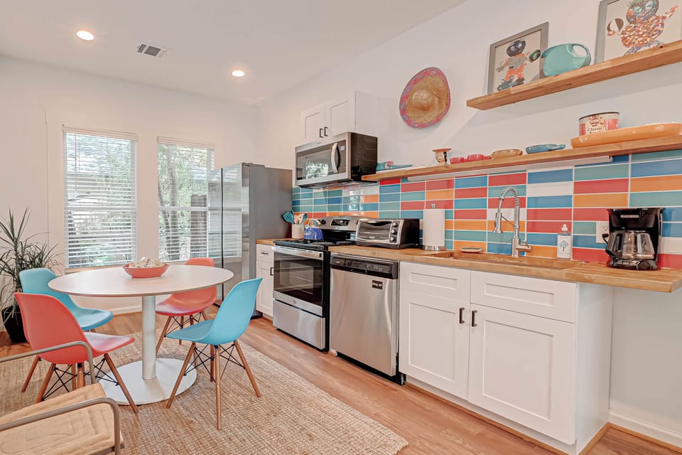 Kitchen with a breakfast table