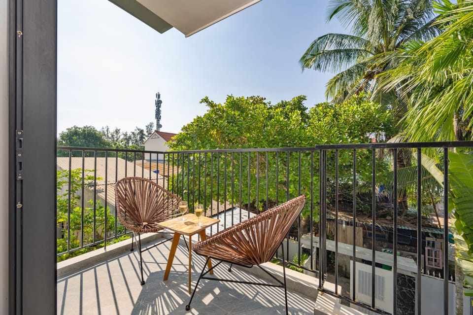 Upstairs balcony