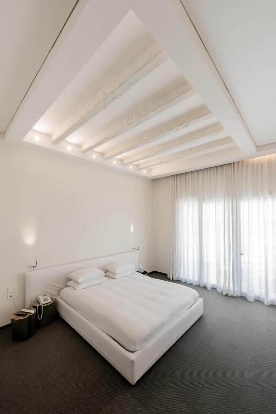Junior Suite | Minibar, in-room safe, desk, laptop workspace