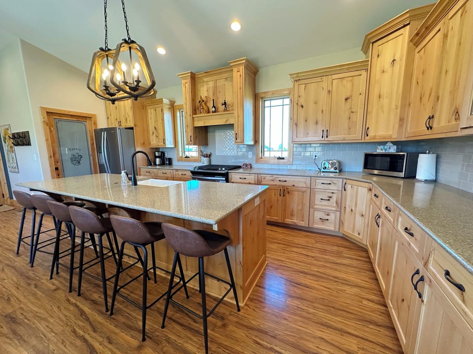 Stay in and make a meal using this well-appointed kitchen!