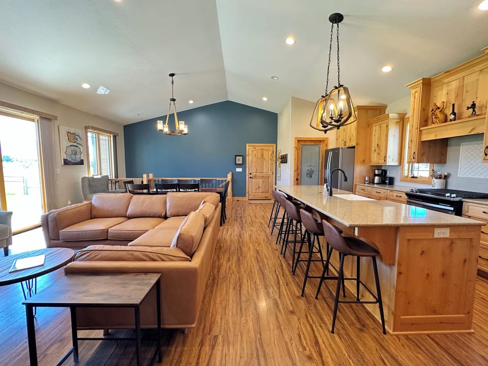 With a group-friendly open layout, this home provides the ideal space to unwind and recharge during your time in Teton Valley.