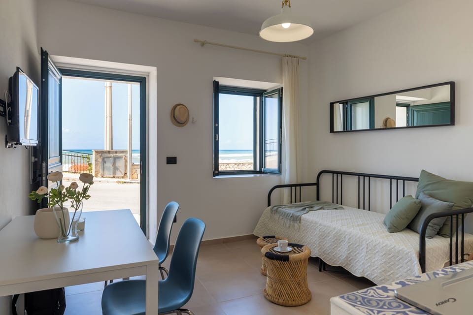 Kitchen/Living Area with Sea View