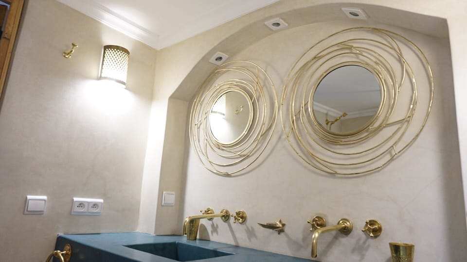 Suite Sultana | Bathroom | Free toiletries, hair dryer, bathrobes, towels