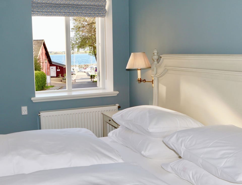 Exclusive Double Room, 1 Double Bed | Individually decorated, individually furnished, desk, free WiFi