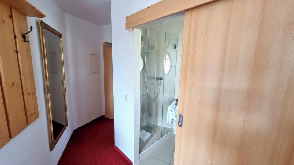 Single Room | Free WiFi