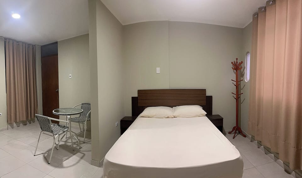 Deluxe Room, 1 Double Bed | Desk, WiFi (free), bed sheets