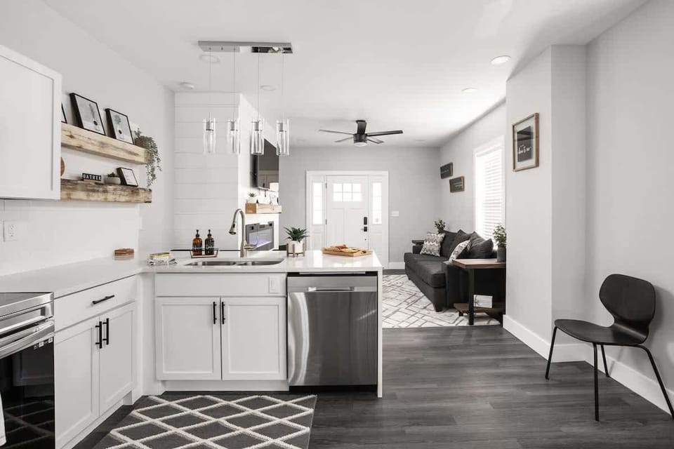 Kitchen: Bright, modern kitchen equipped for culinary adventures, stylish decor awaits!