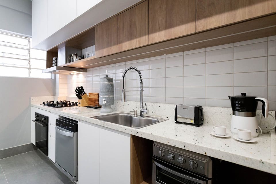 Apartment | Private kitchen | Fridge, microwave, toaster, cookware/dishes/utensils