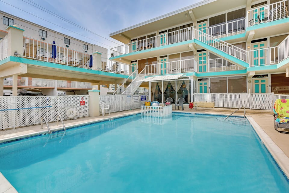 Community Pool | 2nd-Floor Condo