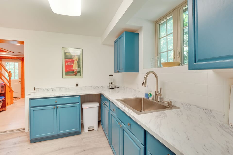 Additional Kitchen | Laundry | Starter Detergent Provided | Lower Floor