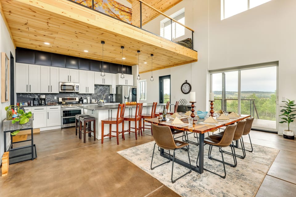 Dining Area | Dining Table | Dishware/Flatware