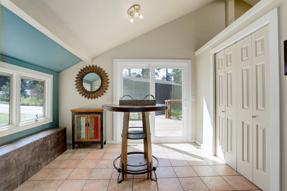 Foyer & Mud Room