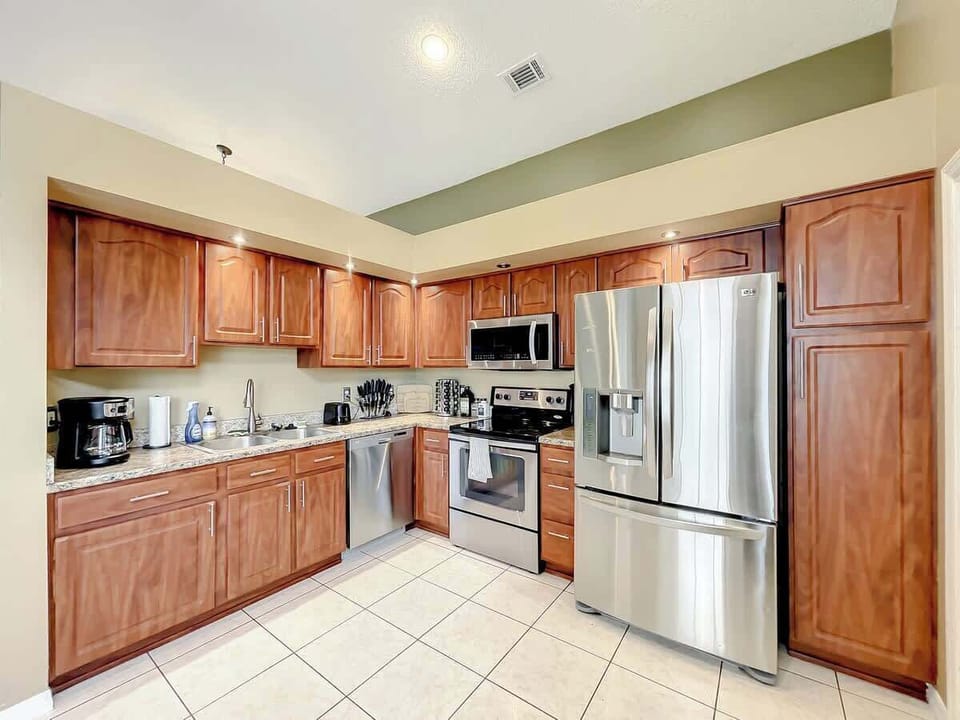 Cook in style in our fully equipped kitchen, featuring modern appliances and ample space—ideal for preparing meals and creating memories.