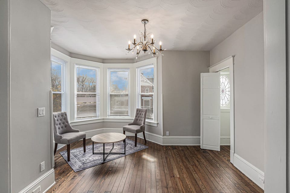 Master bedroom sitting area