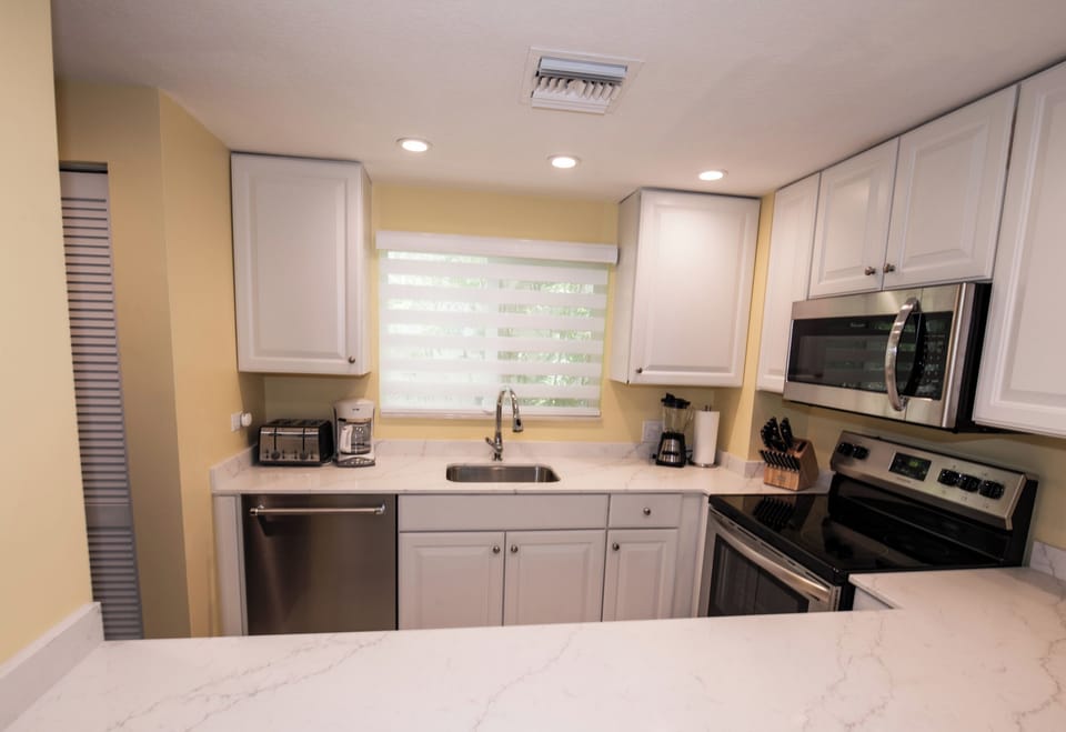 Kitchen Dishwasher Refrigerator Electric Stove Microwave Blender Toaster Coffee 