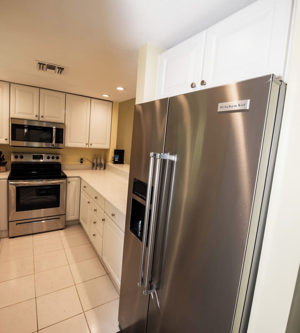 Kitchen.....fully equipped with all appliances needed to prepare meals