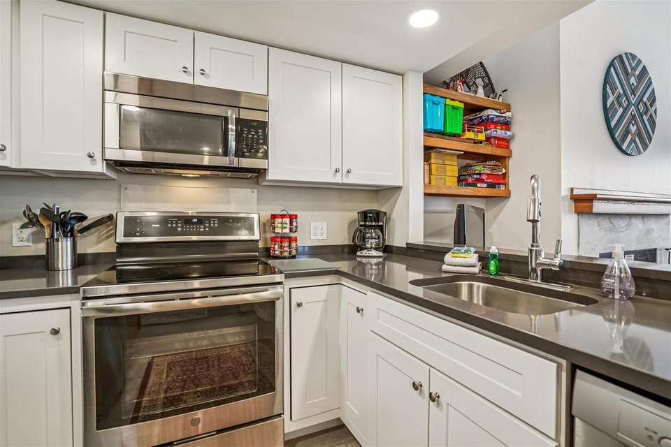 Convenient pass-through design keeps you connected to the living and dining areas while cooking.