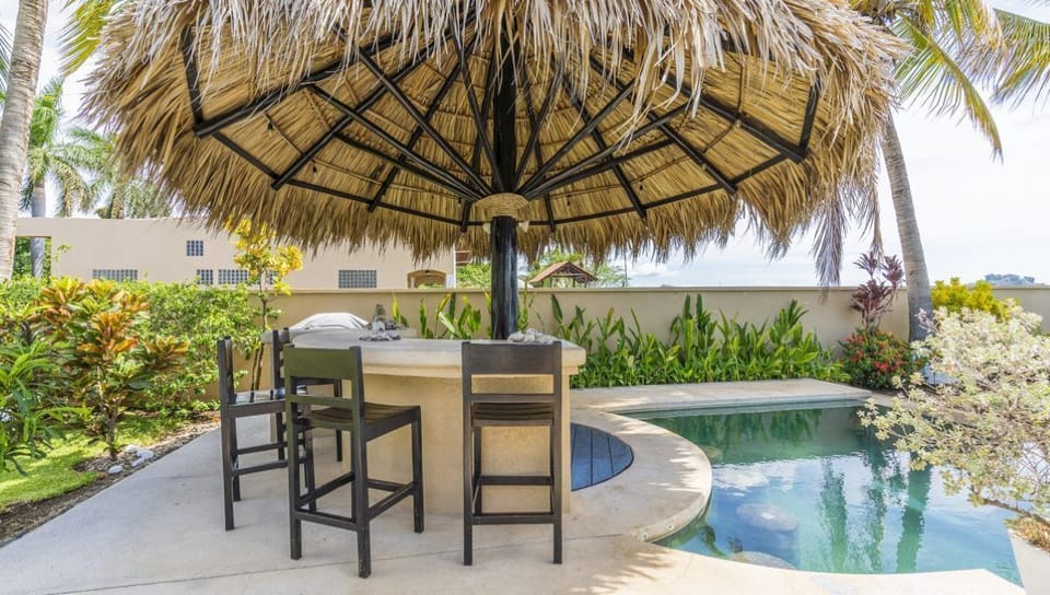 Tiki bar