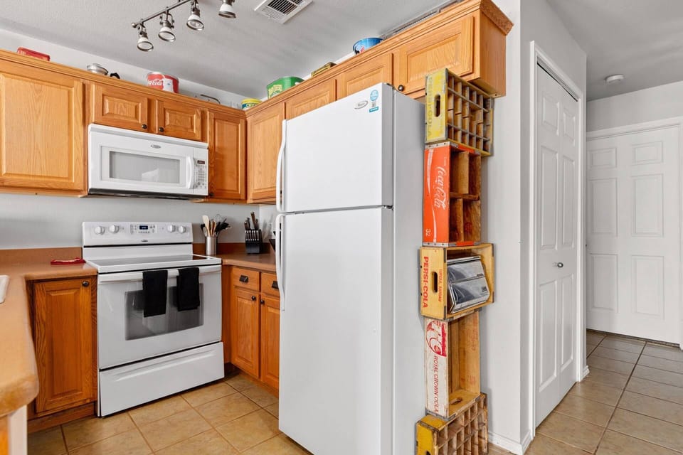 Enjoy the convenience of both an open kitchen for easy meal preparation and an in-unit washer and dryer during your stay.