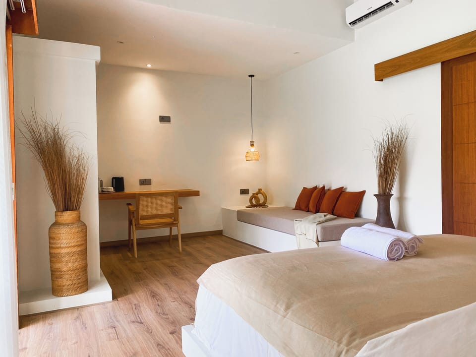 Deluxe Double Room | In-room safe, blackout drapes, WiFi (free)
