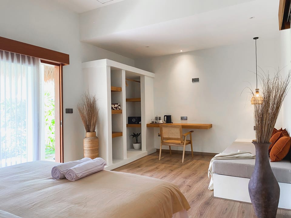 Deluxe Double Room | In-room safe, blackout drapes, WiFi (free)