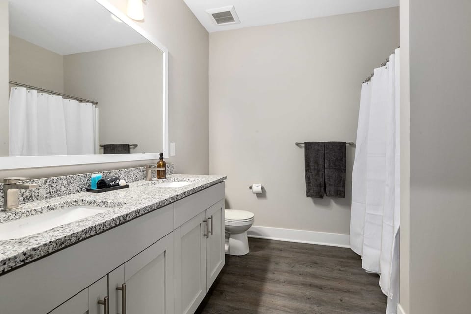 En-suite bathroom