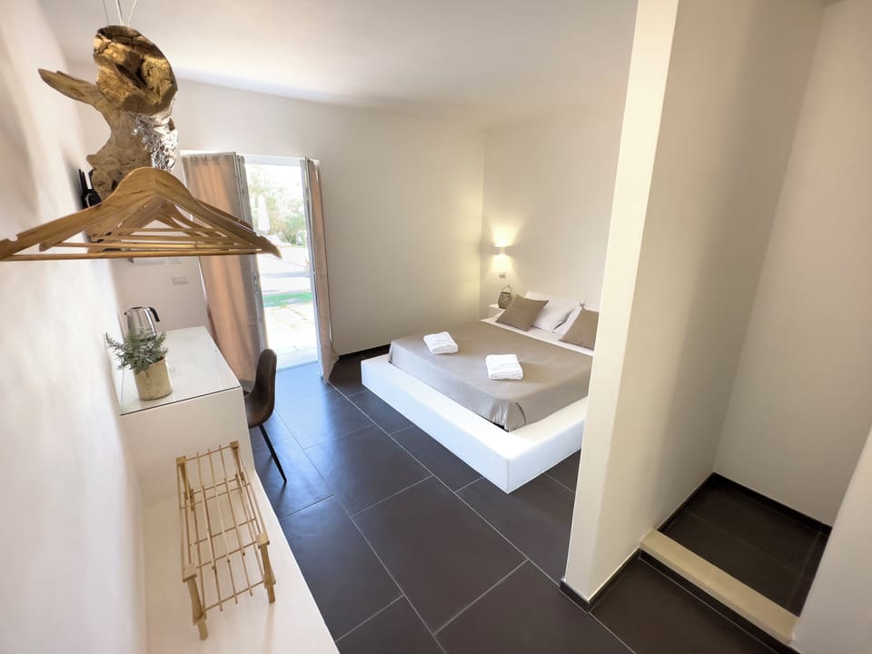 Double Room (1) | Premium bedding, minibar, in-room safe, desk