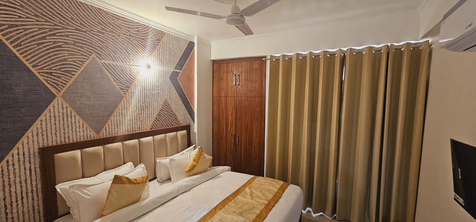 Family Room | Blackout drapes, iron/ironing board, free WiFi