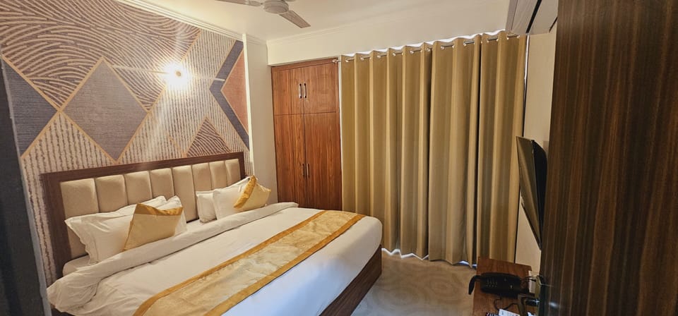 Family Room | Blackout drapes, iron/ironing board, free WiFi