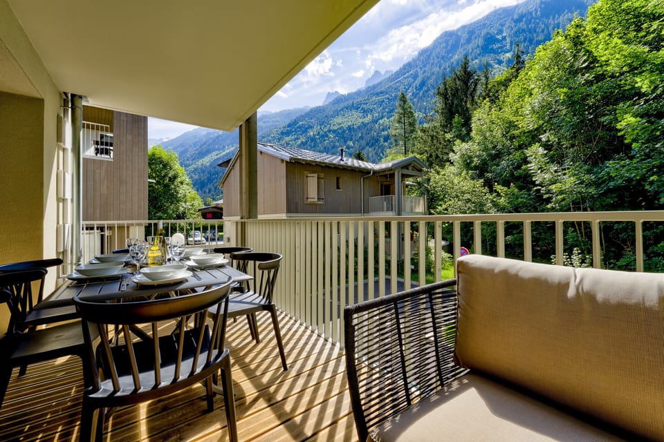 Large balcony for outdoor living