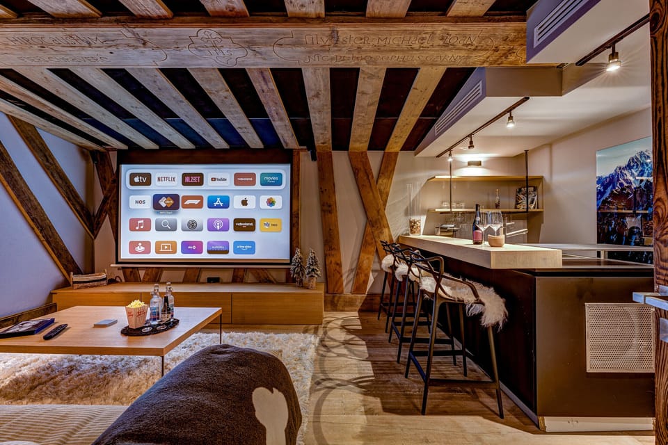 Cinema room with bar