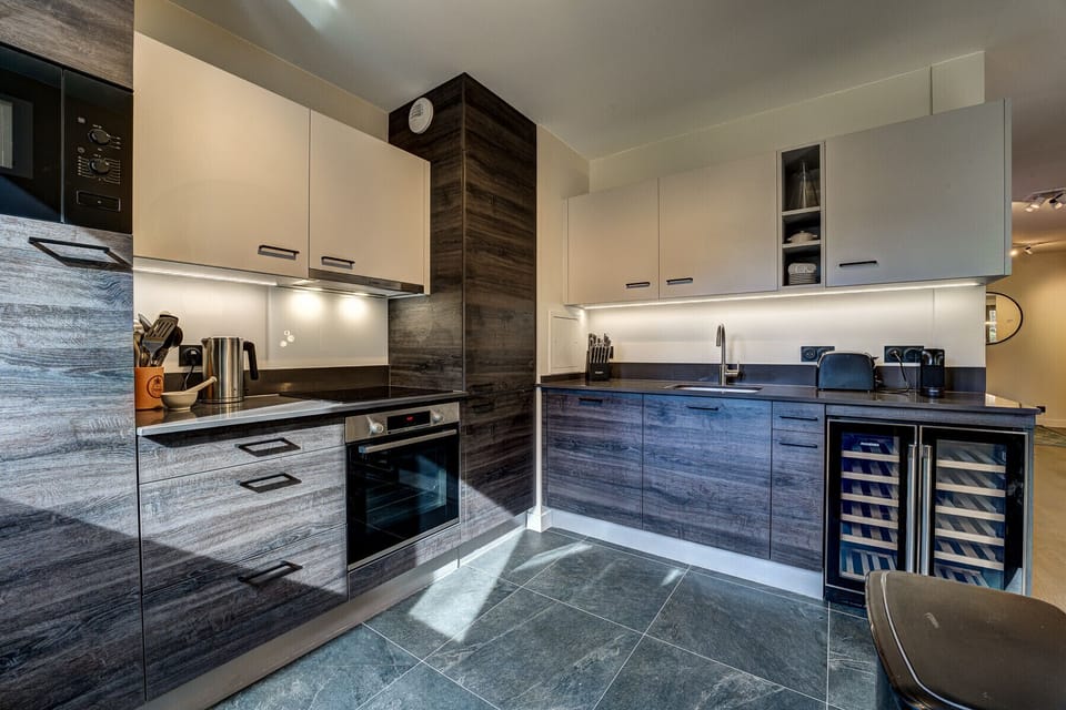 Quality appliances including a wine fridge