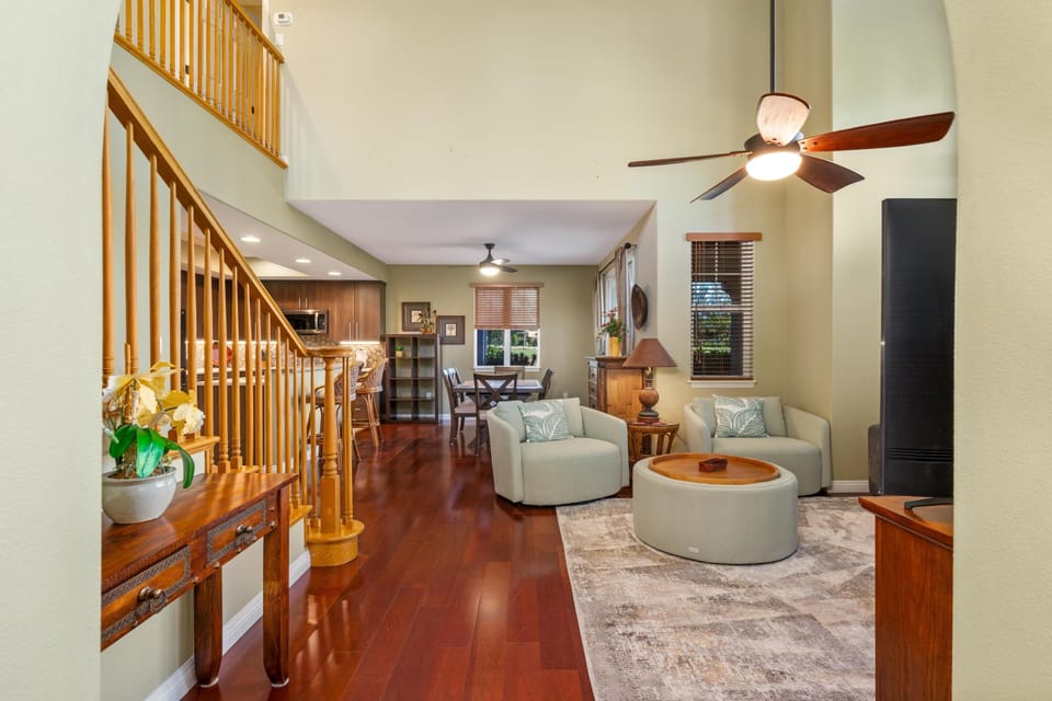 Condo, 2 Bedrooms | Living area