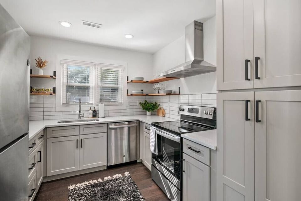 Modern, Well-Stocked Kitchen