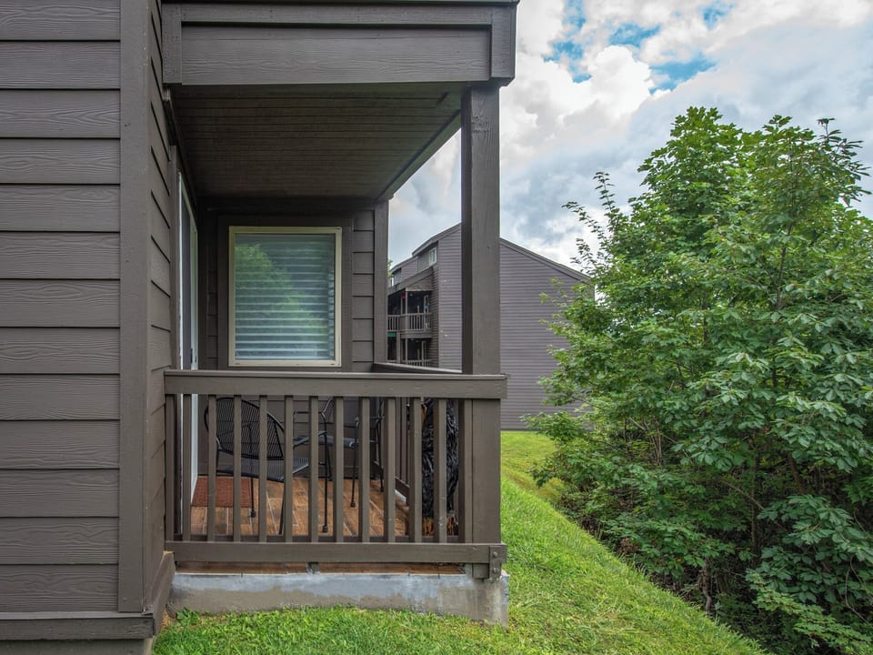 Condo (0 Bedroom) | Property amenity