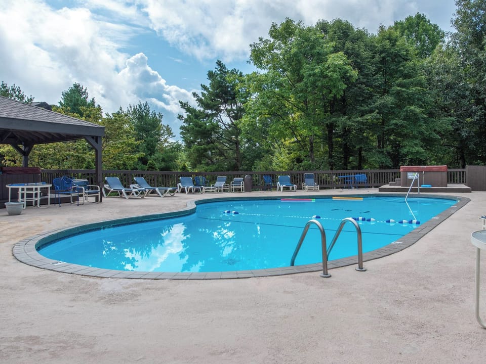 Condo (0 Bedroom) | Property amenity