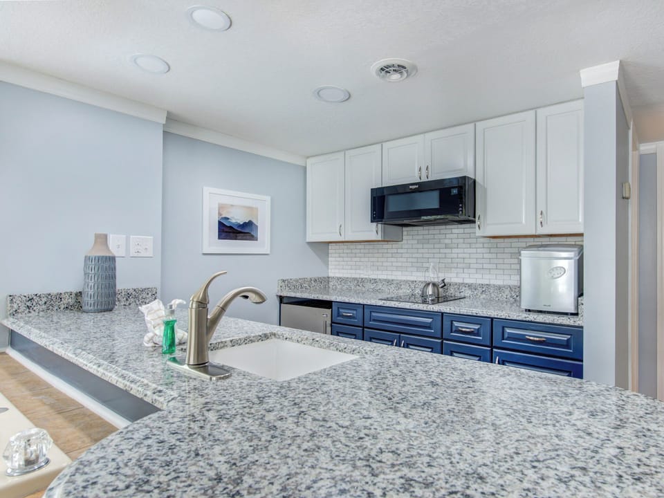 Condo (0 Bedroom) | Property amenity