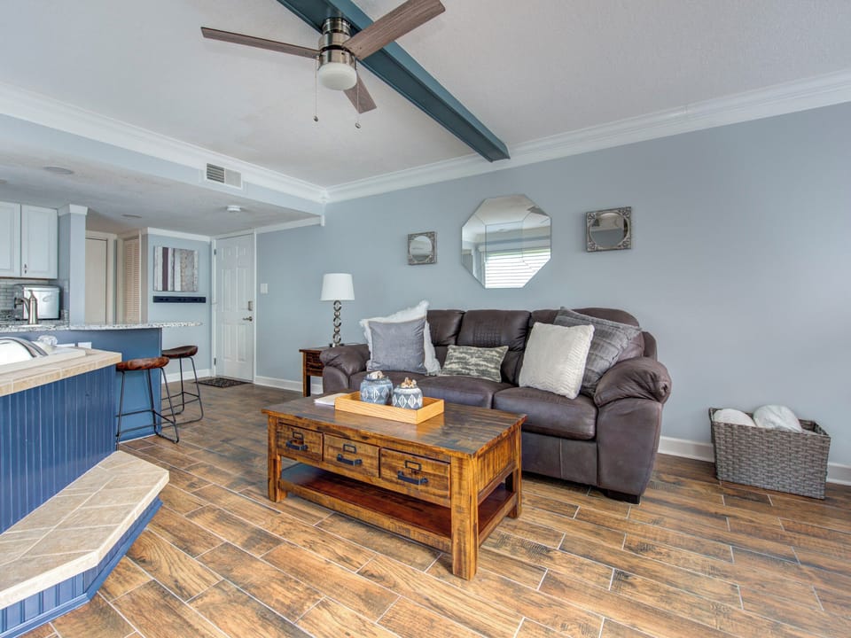 Condo (0 Bedroom) | Property amenity