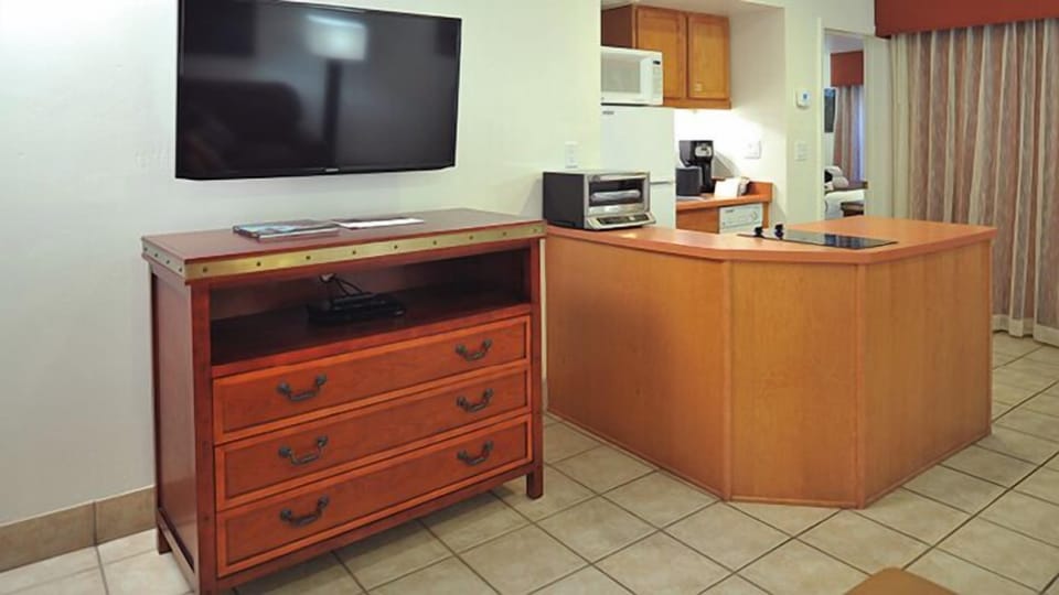 LAR_3_Room_Gallery_1_4