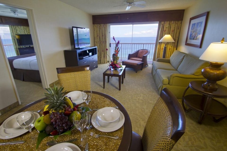 Living Area & Dining Area