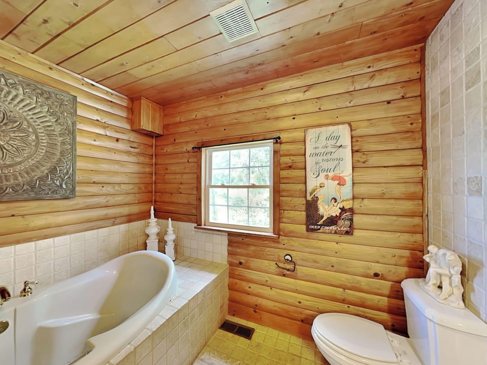 Windy Acres by Taylor Made Deep Creek Cottage in Garrett County