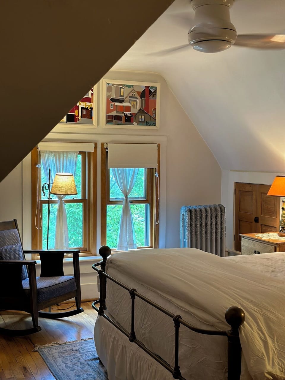 Helen - Deluxe Queen Room w/ Private Bath | Premium bedding, down comforters, individually decorated