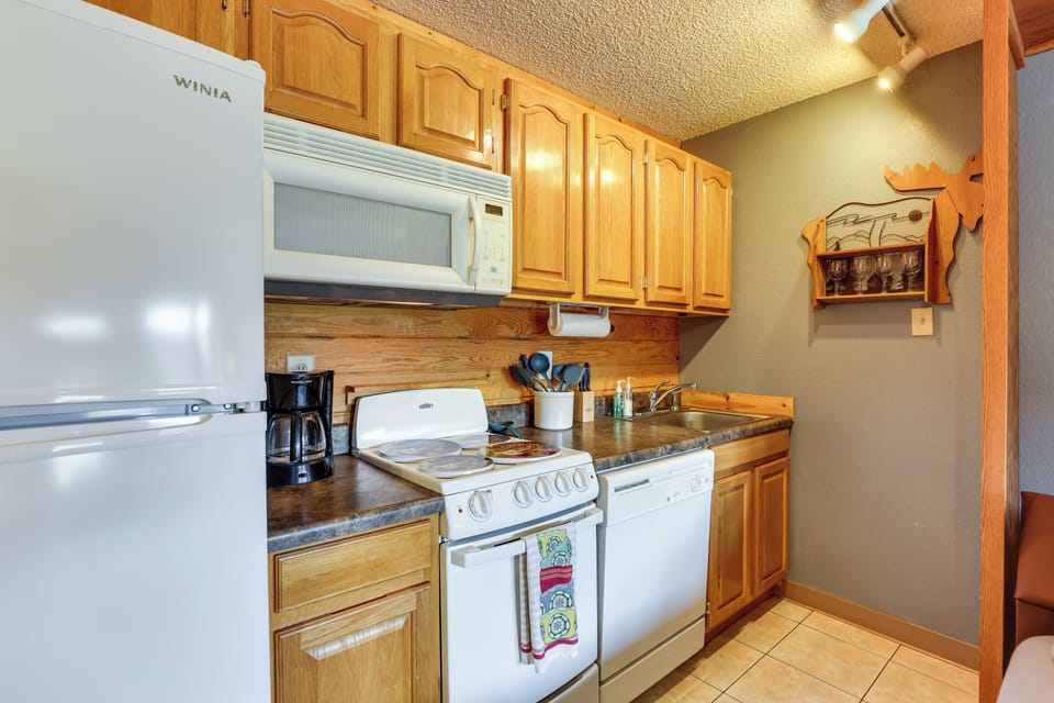Kitchen | Dishwasher | Cooking Utensils