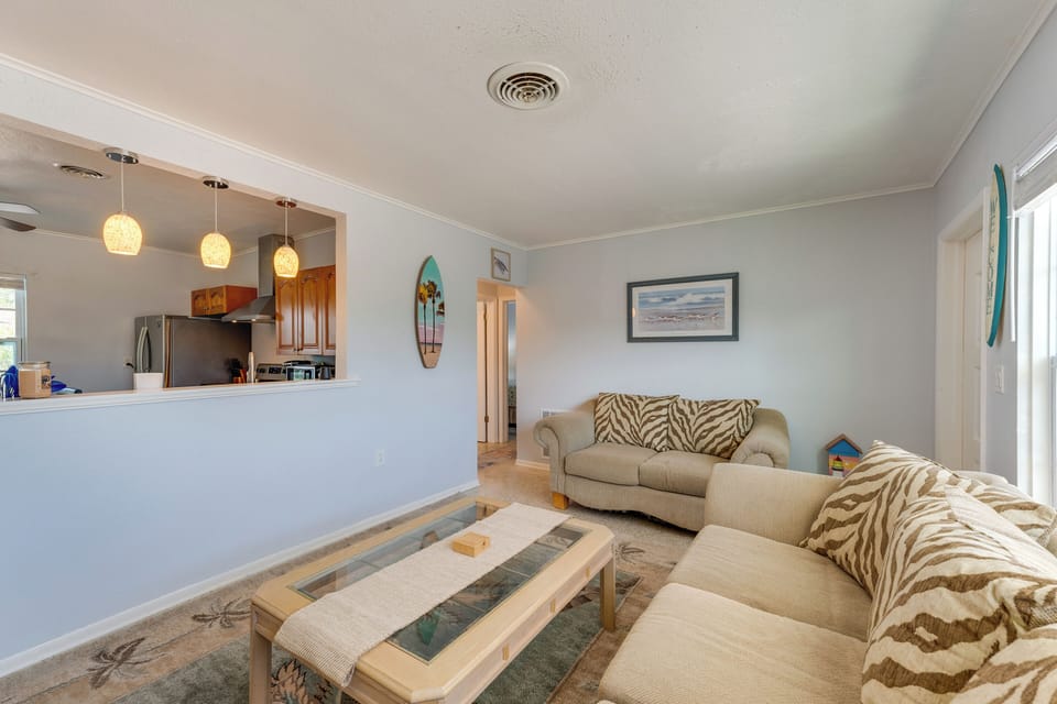 Living Area | Smart TV