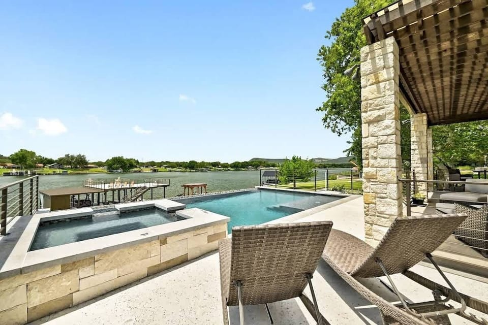 Enjoy this view year round! Pool can be heated for a extra daily fee.