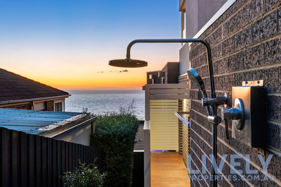 House, Accessible | 5 bedrooms, high-speed internet