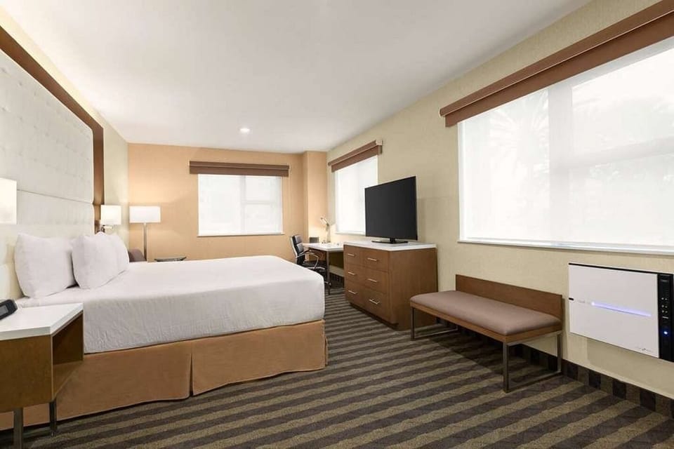 37fca0d9-06fe-4086-aeac-8c4ecb4d77fc_5_WA_1BR_Bedroom.jpg