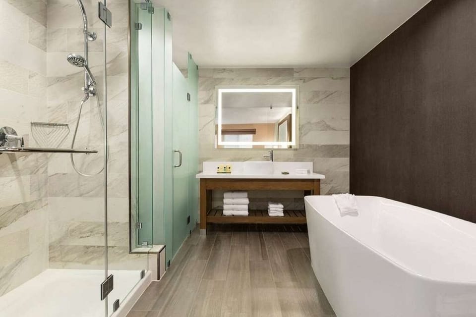 81ede411-71db-4b75-aa79-c595357a7a88_6_WA_1BR_Bathroom.jpg