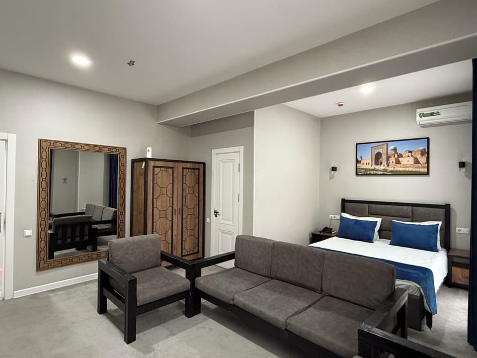 Deluxe Double Room | Desk, soundproofing, iron/ironing board, WiFi (free)